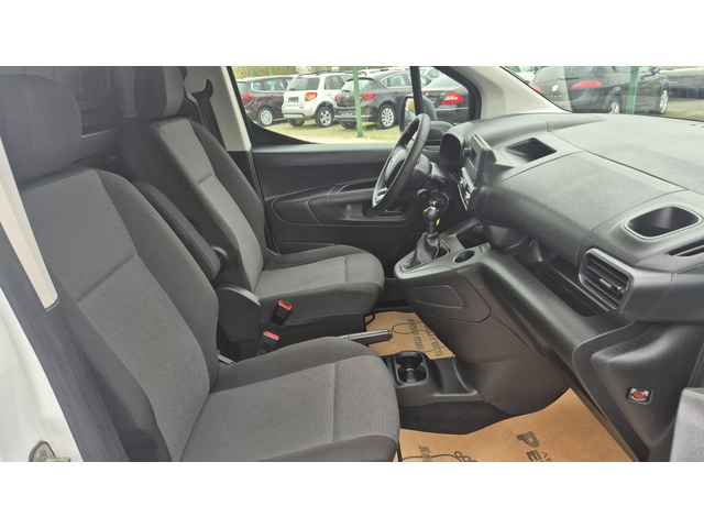 Toyota Proace City 1.5 диз. 76к.с. - автомобили, коли, обяви за нови и употребявани 12