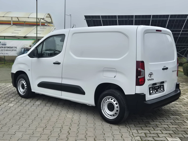 Toyota Proace City 1.5 диз. 76к.с. - автомобили, коли, обяви за нови и употребявани 9