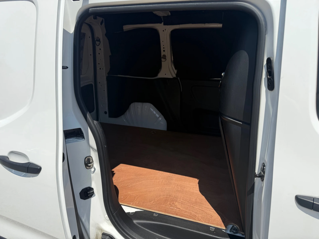 Toyota Proace City 1.5 D4D - автомобили, коли, обяви за нови и употребявани 12
