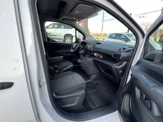 Toyota Proace City 1.2T L2 6MT - автомобили, коли, обяви за нови и употребявани 12