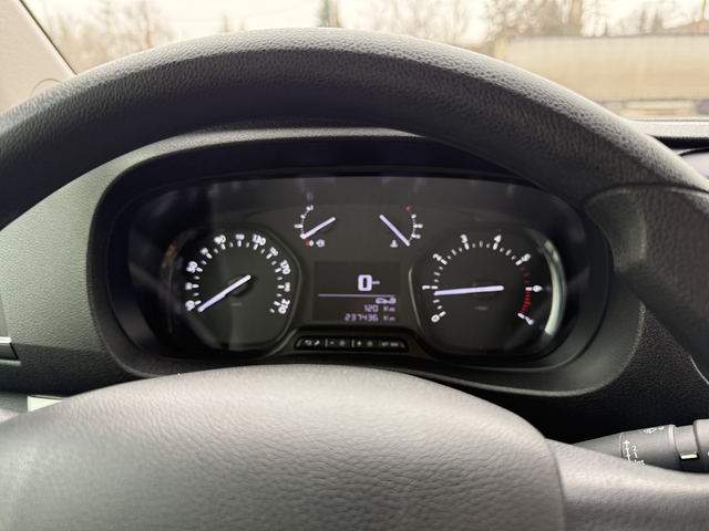 Toyota Proace City Verso 2.0 HDi 7+1 - автомобили, коли, обяви за нови и употребявани 12