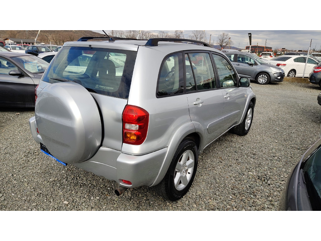 Toyota Rav 4 D-4D - автомобили, коли, обяви за нови и употребявани 3