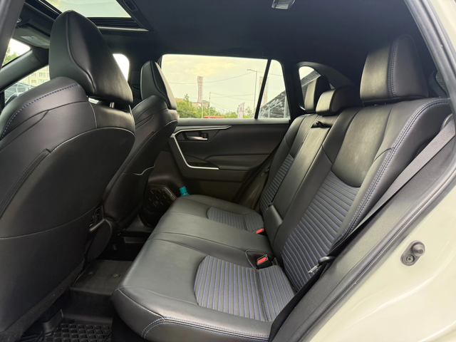 Toyota Rav4 XSE HYBRID AWD - автомобили, коли, обяви за нови и употребявани 8