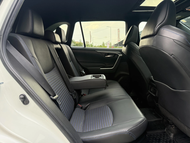 Toyota Rav4 XSE HYBRID AWD - автомобили, коли, обяви за нови и употребявани 9