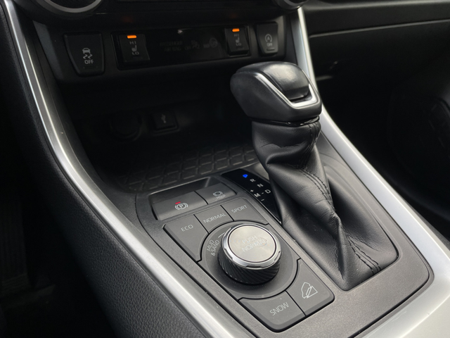 Toyota RAV4 2.0 Executive 4X4 - автомобили, коли, обяви за нови и употребявани 8