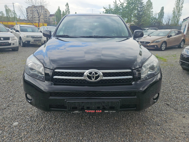 Toyota Rav4 2.2 D4D - автомобили, коли, обяви за нови и употребявани 4