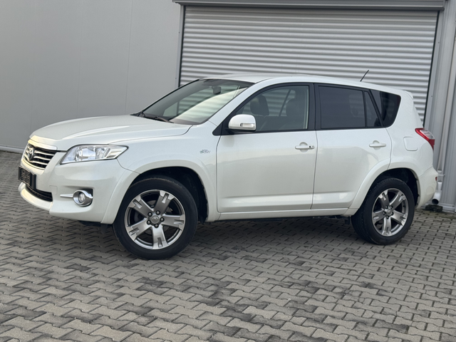 Toyota Rav4 2,2D4D 4x4,150ps,авто,нави,камера,темпо,мулти,евро5 - автомобили, коли, обяви за нови и употребявани 2