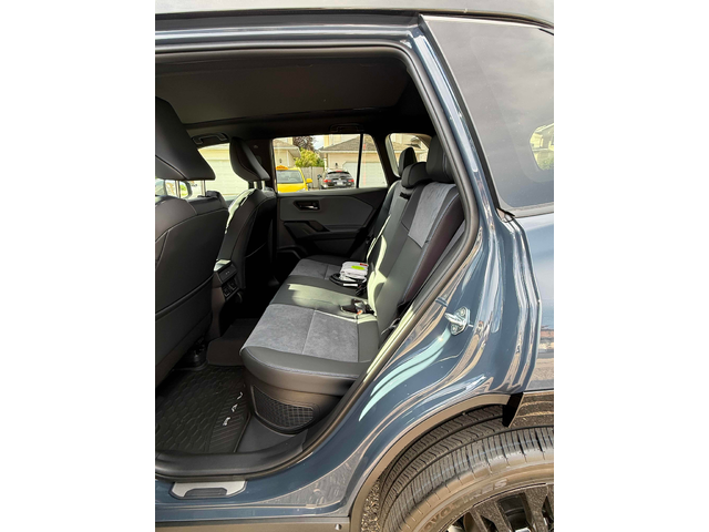 Toyota Rav4 2.5L 4cyl AWD - автомобили, коли, обяви за нови и употребявани 10
