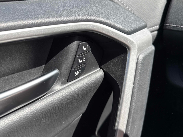 Toyota Rav4 2.5L 4cyl AWD - автомобили, коли, обяви за нови и употребявани 9