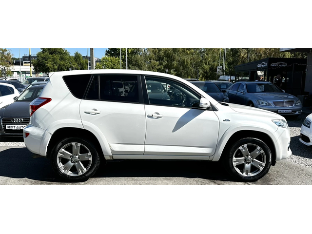 Toyota Rav4 2.2D-CAT 150HP 158, 000KM NAVI CAM EURO5A - автомобили, коли, обяви за нови и употребявани 3