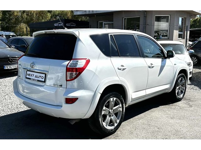 Toyota Rav4 2.2D-CAT 150HP 158, 000KM NAVI CAM EURO5A - автомобили, коли, обяви за нови и употребявани 4