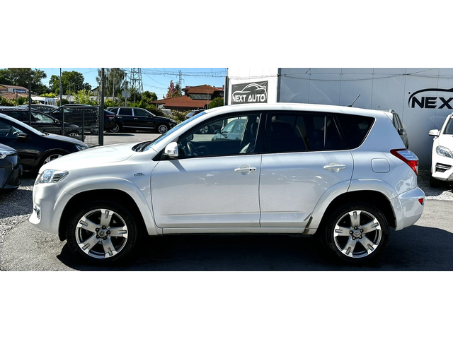 Toyota Rav4 2.2D-CAT 150HP 158, 000KM NAVI CAM EURO5A - автомобили, коли, обяви за нови и употребявани 7