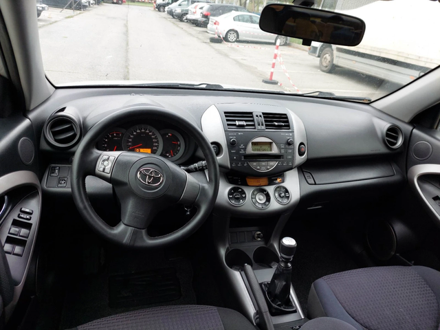 Toyota Rav4 2, 2d-4D 136ps 4x4 - автомобили, коли, обяви за нови и употребявани 4
