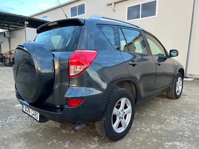 Toyota Rav4 2.2 D-4D 4X4 - автомобили, коли, обяви за нови и употребявани 4
