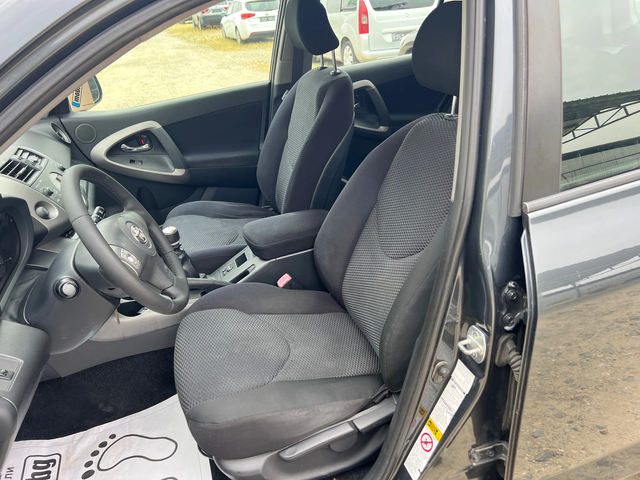 Toyota Rav4 2.2 D-4D 4x4 - автомобили, коли, обяви за нови и употребявани 11