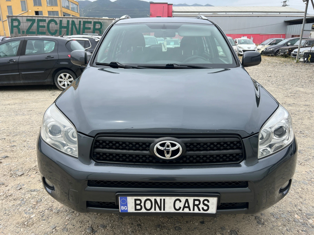 Toyota Rav4 2.2 D-4D 4x4 - автомобили, коли, обяви за нови и употребявани 1