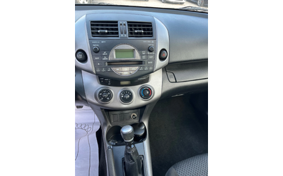 Toyota Rav4 2.2/D4D/4x4/136/6скорости - автомобили, коли, обяви за нови и употребявани 12