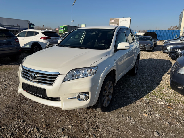 Toyota Rav4 2.2 D4D (КАТО НОВА) - автомобили, коли, обяви за нови и употребявани 0