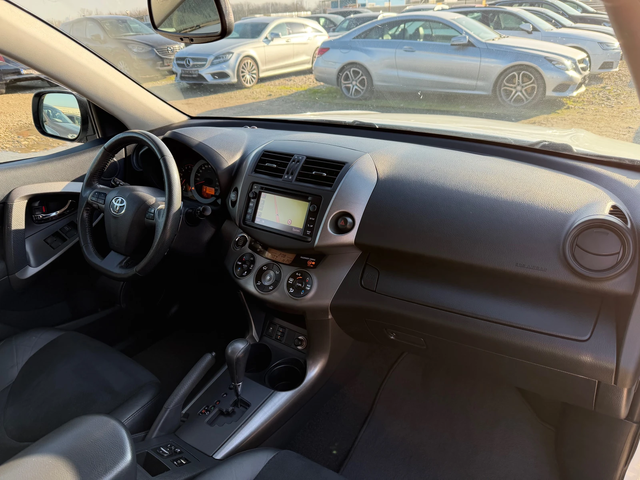 Toyota Rav4 2.2 D4D (КАТО НОВА) - автомобили, коли, обяви за нови и употребявани 11