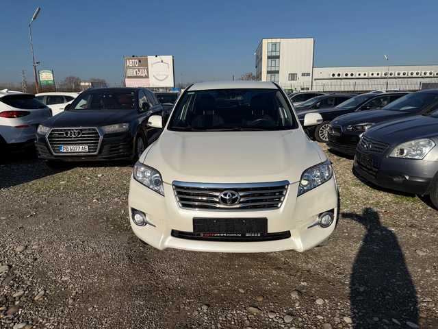 Toyota Rav4 2.2 D4D (КАТО НОВА) - автомобили, коли, обяви за нови и употребявани 1