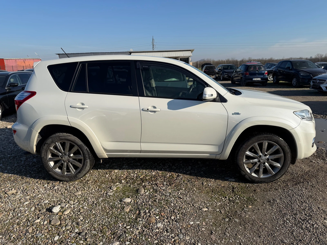 Toyota Rav4 2.2 D4D (КАТО НОВА) - автомобили, коли, обяви за нови и употребявани 3