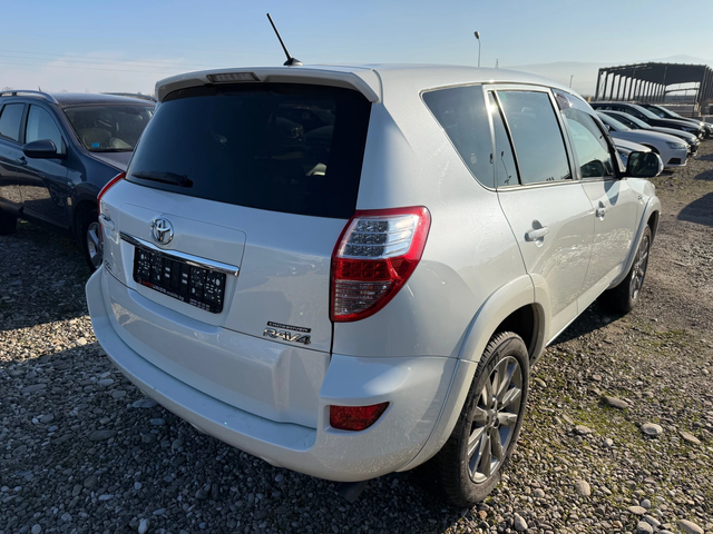 Toyota Rav4 2.2 D4D (КАТО НОВА) - автомобили, коли, обяви за нови и употребявани 4