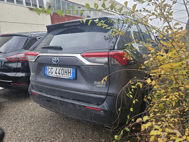 Toyota Rav4 2.5 AWD PLUG IN HYBRID - автомобили, коли, обяви за нови и употребявани 4