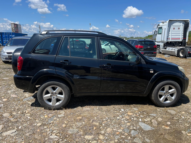 Toyota Rav4 2.0 D4D - автомобили, коли, обяви за нови и употребявани 3