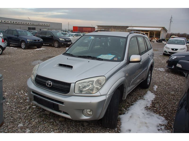 Toyota Rav4 2.0 D4D - автомобили, коли, обяви за нови и употребявани 0