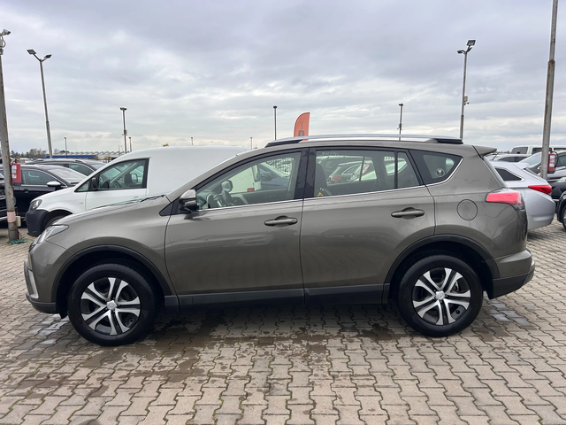 Toyota Rav4 2.0VVTI 4X4 AVTOMAT/NAVI/KAMERA EURO 6 - автомобили, коли, обяви за нови и употребявани 8