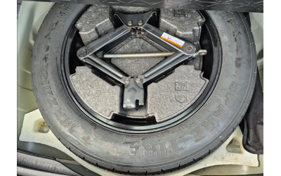 Toyota Rav4 HYBRID XSE - автомобили, коли, обяви за нови и употребявани 10