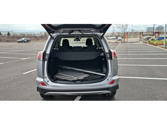 Toyota Rav4 2.5  Bensin Hybrid Navi Камера Swiss - автомобили, коли, обяви за нови и употребявани 12