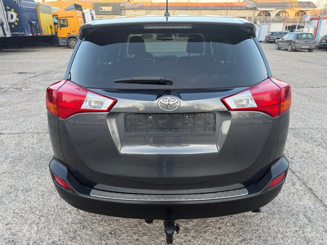 Toyota Rav4 2.2 D4D AWD - автомобили, коли, обяви за нови и употребявани 7