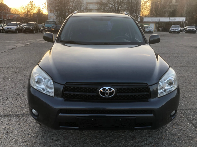 Toyota Rav4 2.2 D4D 2 бр. - автомобили, коли, обяви за нови и употребявани 2