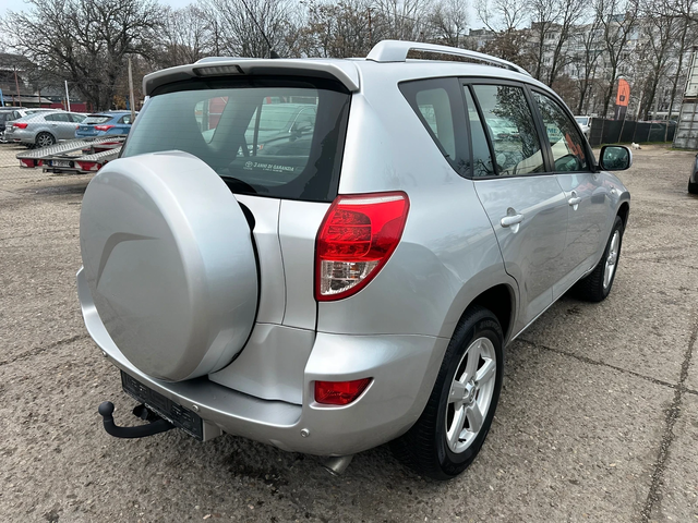 Toyota Rav4 2.0 D4D - автомобили, коли, обяви за нови и употребявани 4