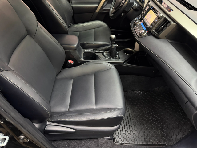 Toyota Rav4 2.0i* 4x4* СЕРВИЗНА КНИЖКА С ПЪЛНА ИСТОРИЯ В ТОЙОТ - автомобили, коли, обяви за нови и употребявани 12