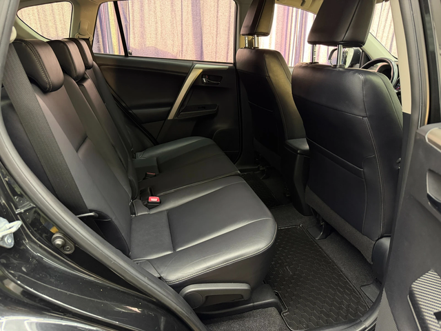 Toyota Rav4 2.0i* 4x4* СЕРВИЗНА КНИЖКА С ПЪЛНА ИСТОРИЯ В ТОЙОТ - автомобили, коли, обяви за нови и употребявани 8