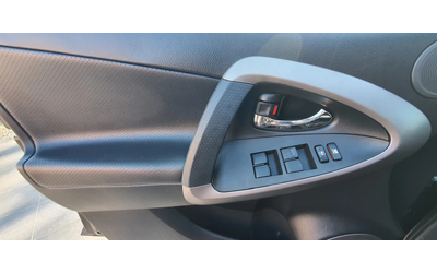 Toyota Rav4 2.2 D-CAT 4WD - автомобили, коли, обяви за нови и употребявани 11