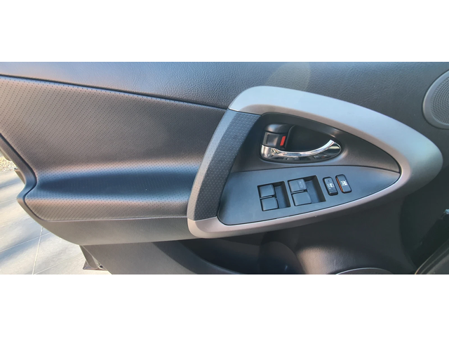 Toyota Rav4 2.2 D-CAT 4WD - автомобили, коли, обяви за нови и употребявани 11