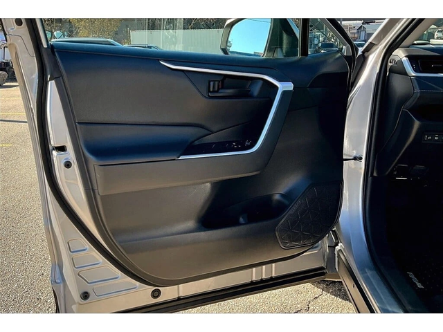 Toyota Rav4 * AWD Toyota Safety Sense | Heated Seats * CARFAX - автомобили, коли, обяви за нови и употребявани 2