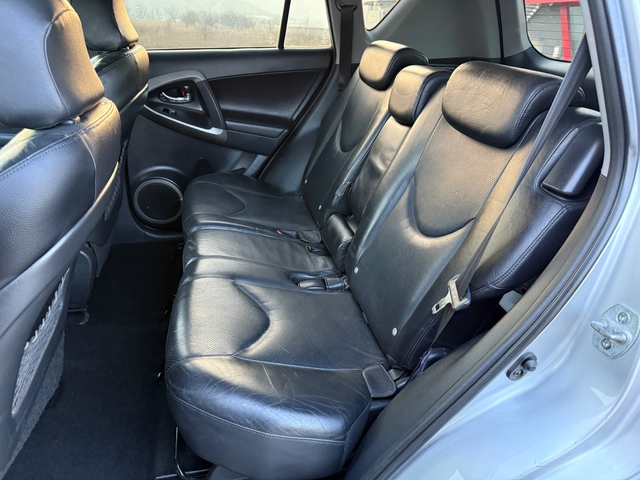 Toyota Rav4 2.2 D-4D / 4X4 / EXECUTIVE / KOJA / KEYLESS / NAVI - автомобили, коли, обяви за нови и употребявани 10