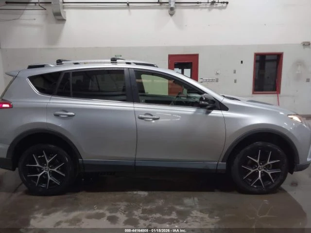 Toyota Rav4 SE - автомобили, коли, обяви за нови и употребявани 11