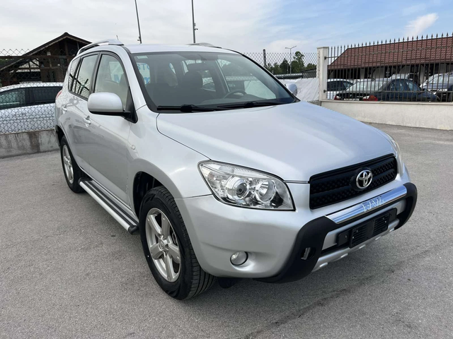 Toyota Rav4 2.2D4D 136кс 4Х4 КЛИТРОНИК ВНОС ИТАЛИЯ - автомобили, коли, обяви за нови и употребявани 2