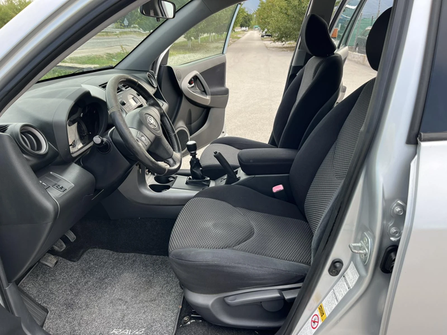 Toyota Rav4 2.2D4D 136кс 4Х4 КЛИТРОНИК ВНОС ИТАЛИЯ - автомобили, коли, обяви за нови и употребявани 7