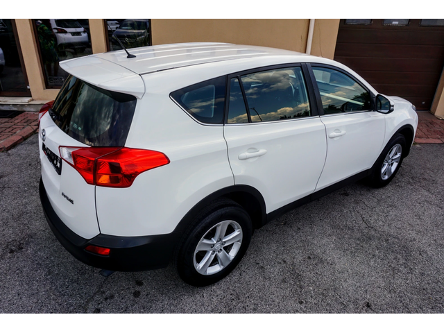 Toyota Rav4 2.0 D-4D ACTIVE - автомобили, коли, обяви за нови и употребявани 2