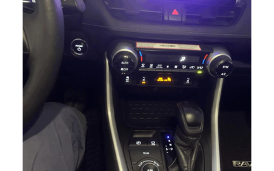 Toyota Rav4 Hybrid* XLE* AWD* АвтоКредит* (ЦЕНА ДО БГ) - автомобили, коли, обяви за нови и употребявани 13