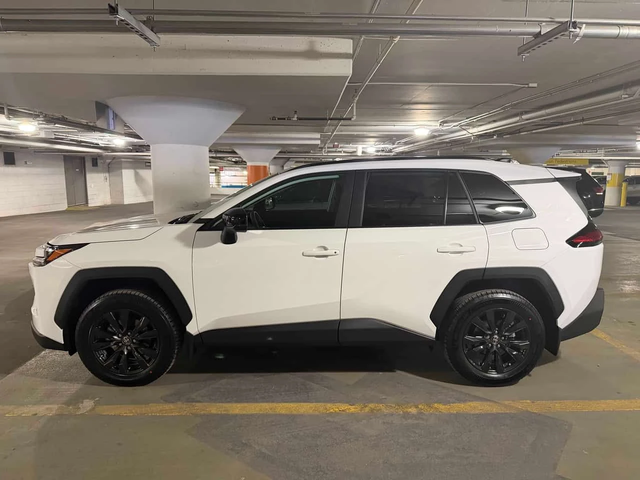 Toyota Rav4 * AWD * CARFAX * 2 КЛЮЧА * KEYLESS * ПОДГРЕВИ - автомобили, коли, обяви за нови и употребявани 1