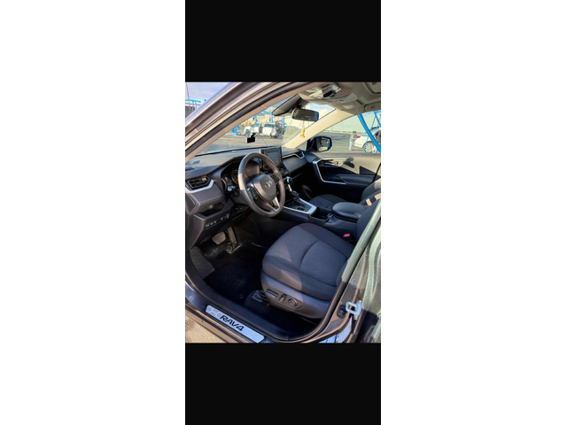 Toyota Rav4 * XLE * 2 КЛЮЧА* ПОДГРЕВ* PANO* KEYLESS* - автомобили, коли, обяви за нови и употребявани 4