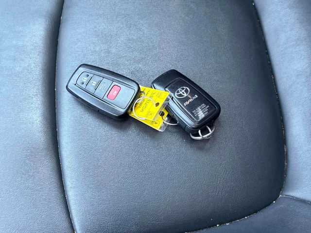 Toyota Rav4 * XLE * ПАНОРАМА * ПОДГРЕВ * ОТ ПРЕДСТАВИТЕЛСТВО - автомобили, коли, обяви за нови и употребявани 11