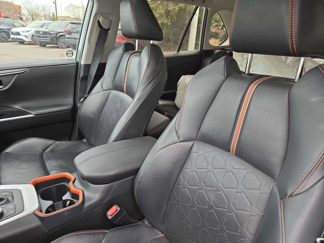 Toyota Rav4 * Trail * ОБДУХВАНЕ * КОМПЛЕКТ ГУМИ * PANO - автомобили, коли, обяви за нови и употребявани 10